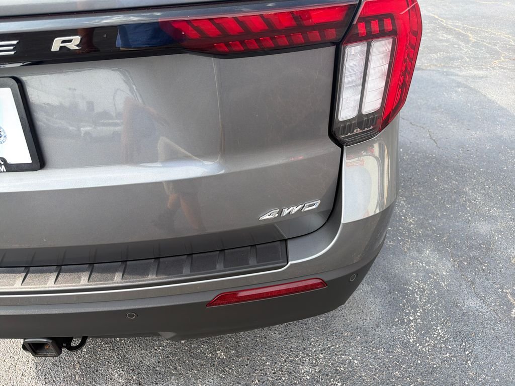 Used 2025 Gray Ford Active image 6