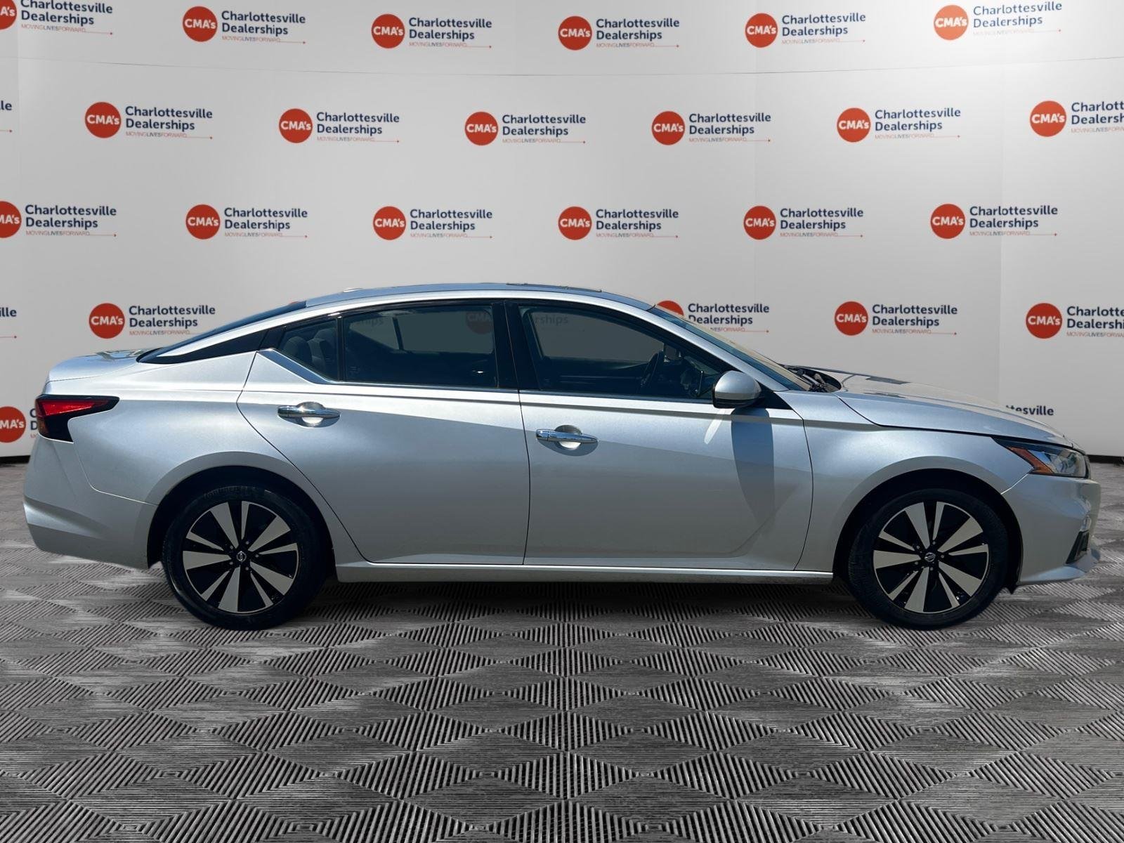 Used 2019 Brilliant Silver Metallic Nissan 2.5 SV image 6