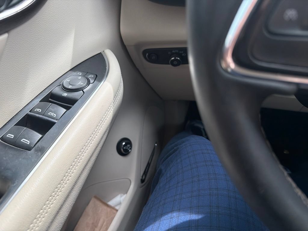 Used 2023 Sapphire Metallic Buick Avenir image 13