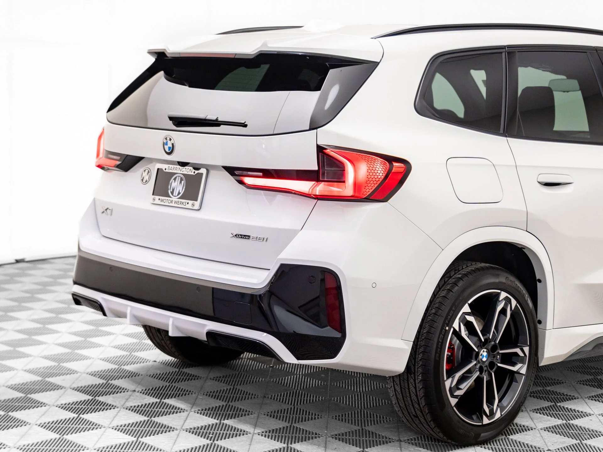 New 2026 White BMW xDrive28i image 35