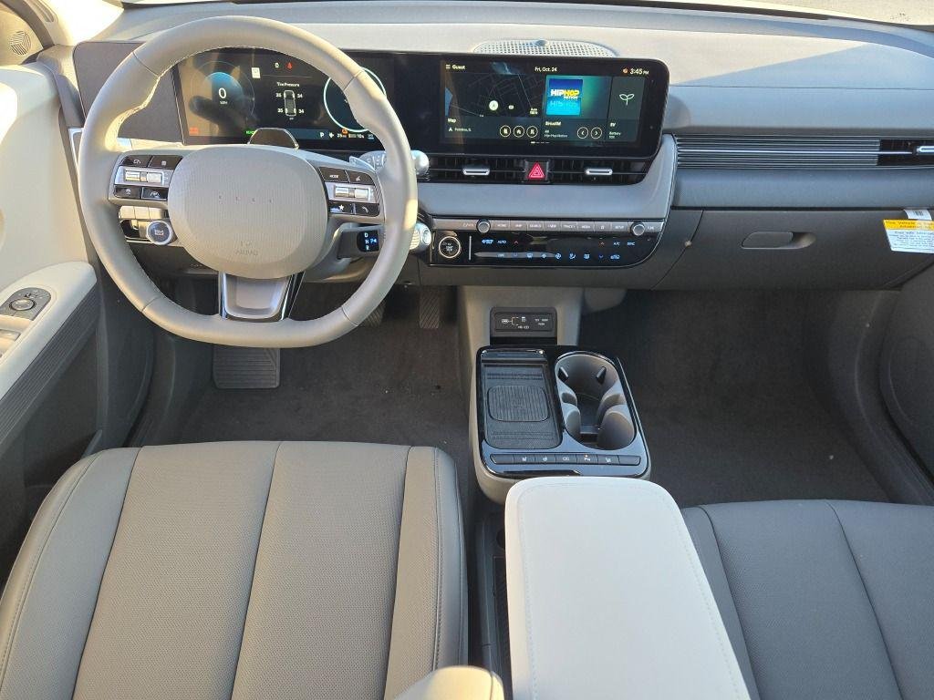 New 2025 White Hyundai SEL image 21