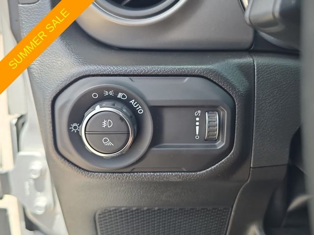 Used 2023 Silver Jeep Sport S image 21