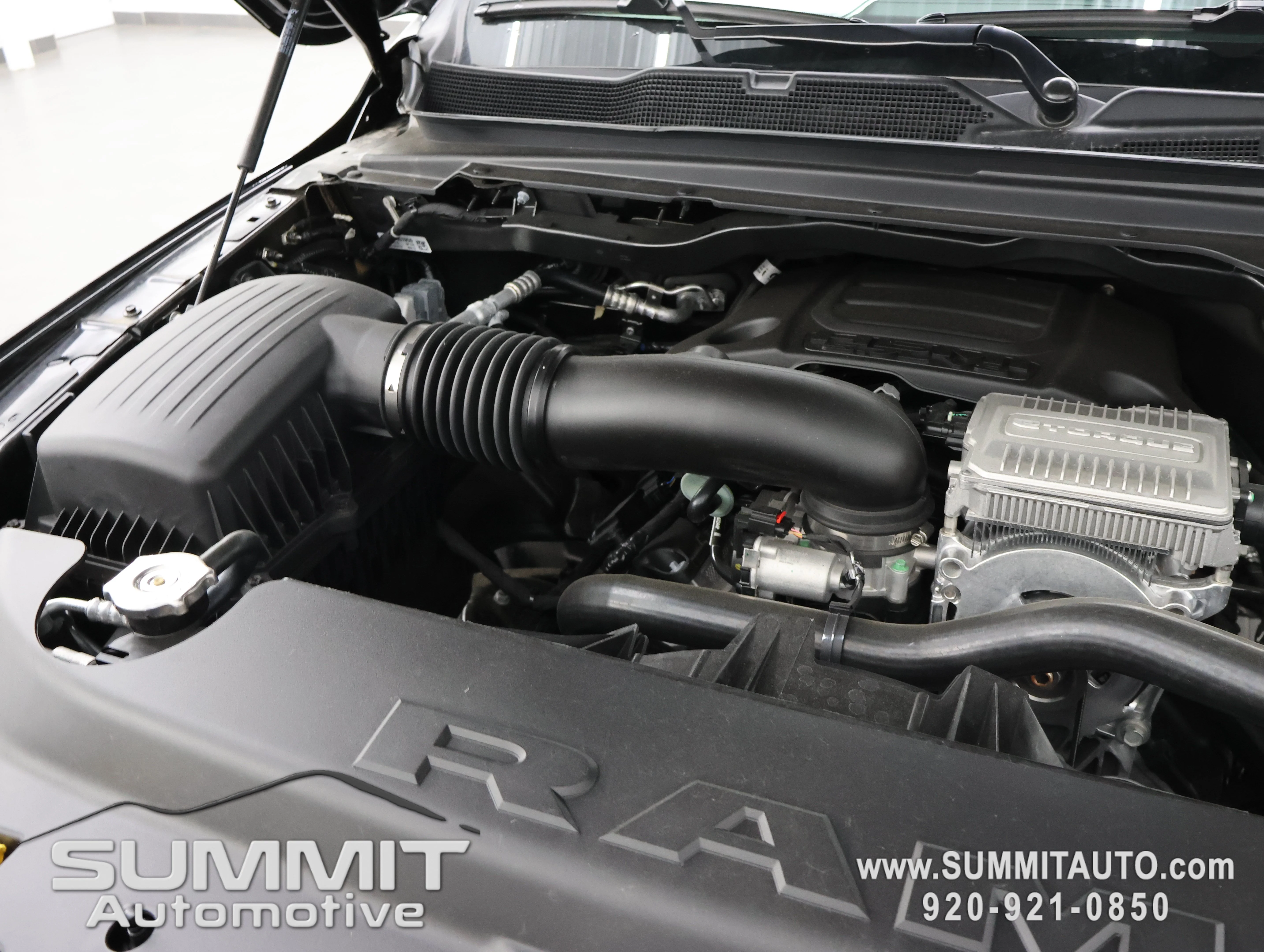 New 2026 Diamond Black Crystal Pearl-Coat Exterior Paint RAM Big Horn/Lone Star image 19