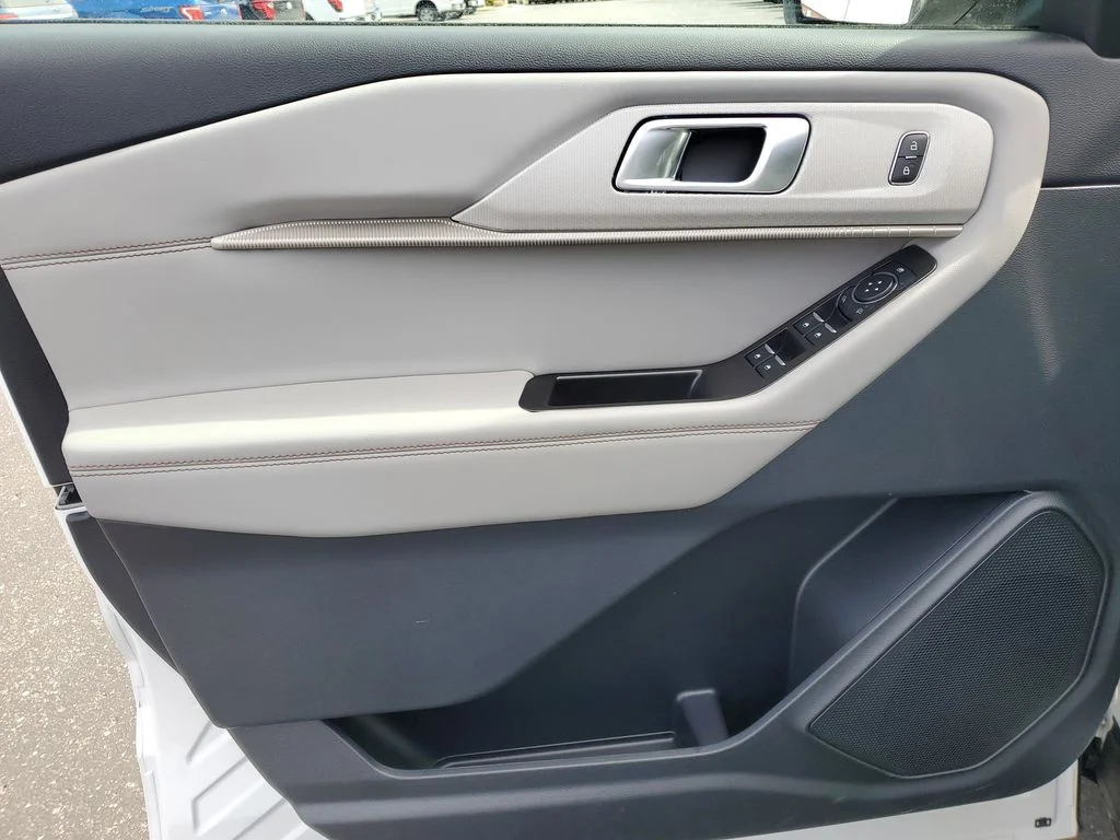 2026 Ford Explorer Active - Photo 19