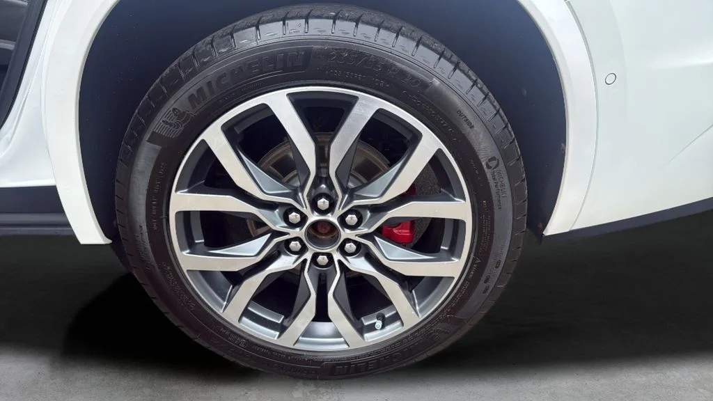 Used 2023 White Cadillac Sport image 17