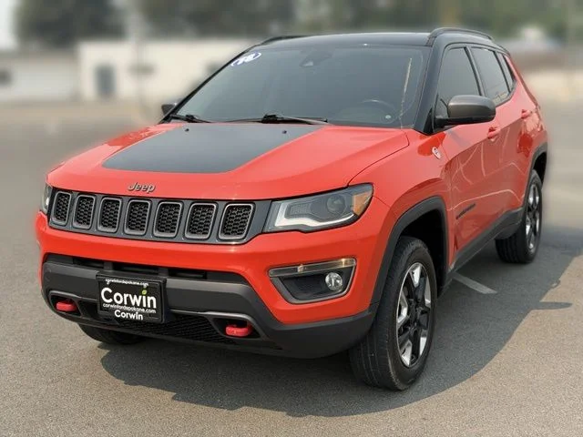 Used 2018 Spitfire Orange Clearcoat Jeep Trailhawk image 5