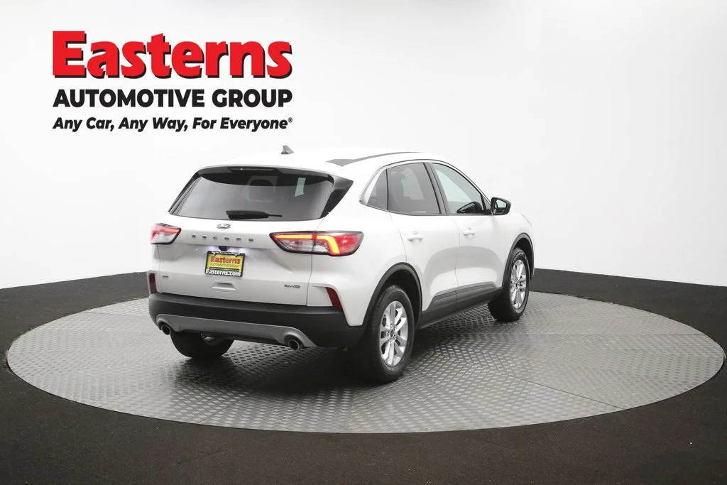 Used 2022 White Ford SE image 40