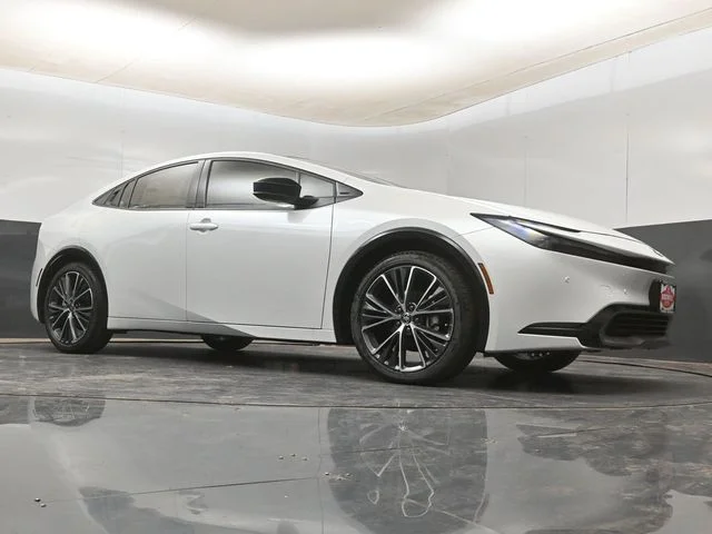 New 2026 Wind Chill Pearl <sup>1</sup> Toyota  XLE image 16