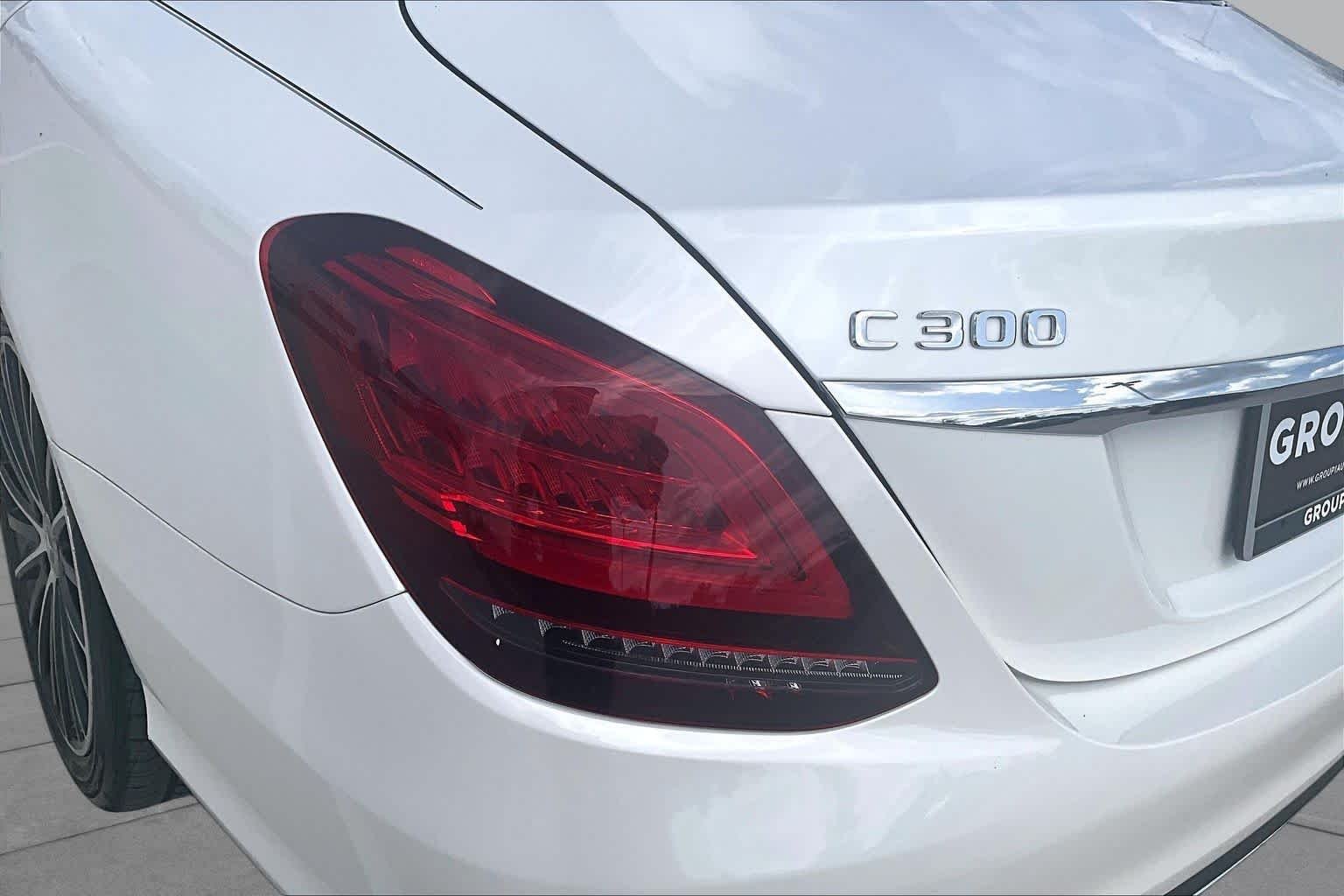 Used 2021 designo Diamond White Metallic Mercedes-Benz C 300 image 27