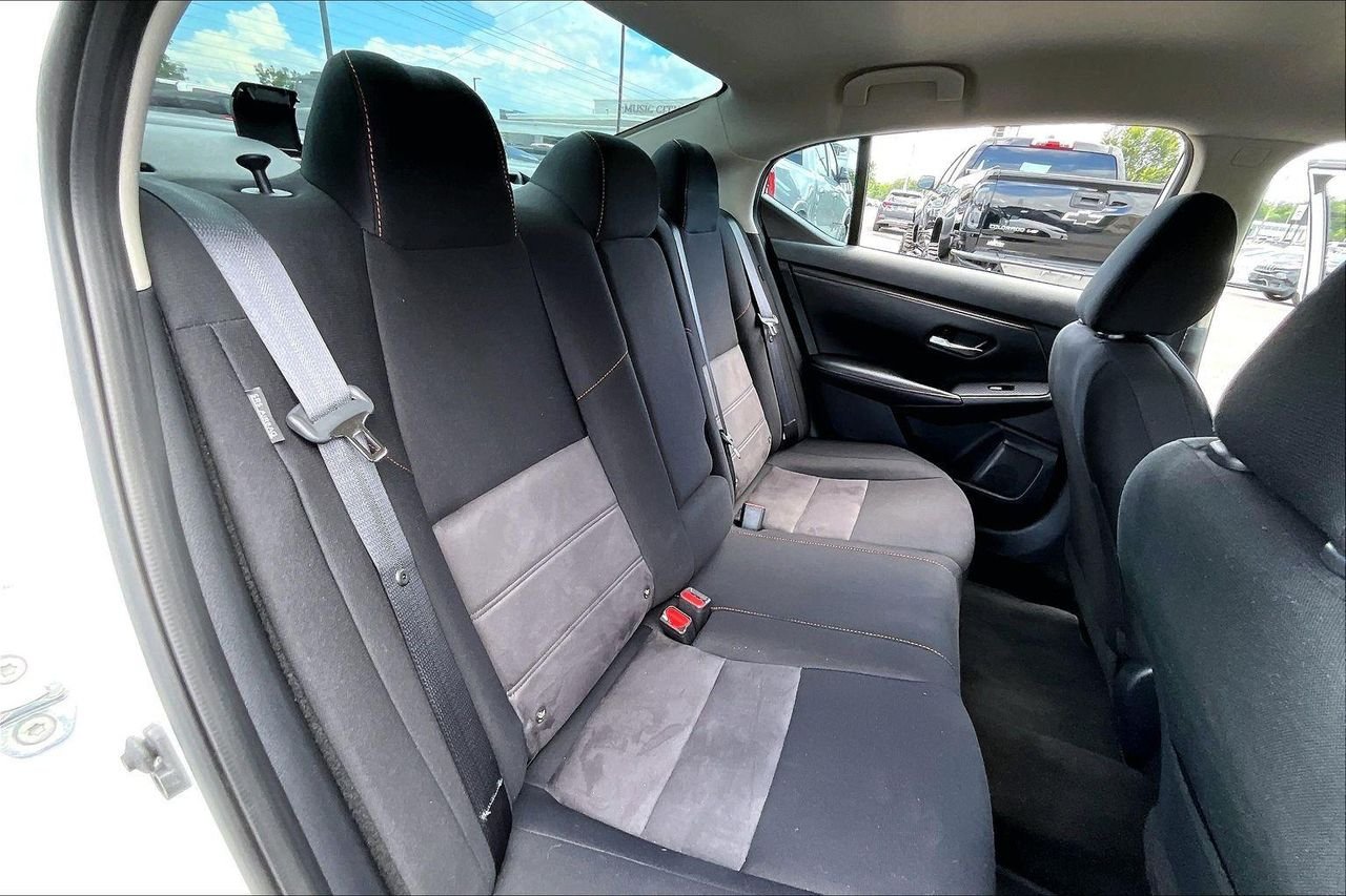 Used 2024 Aspen White Tricoat/Super Black Nissan SR Xtronic CVT image 26