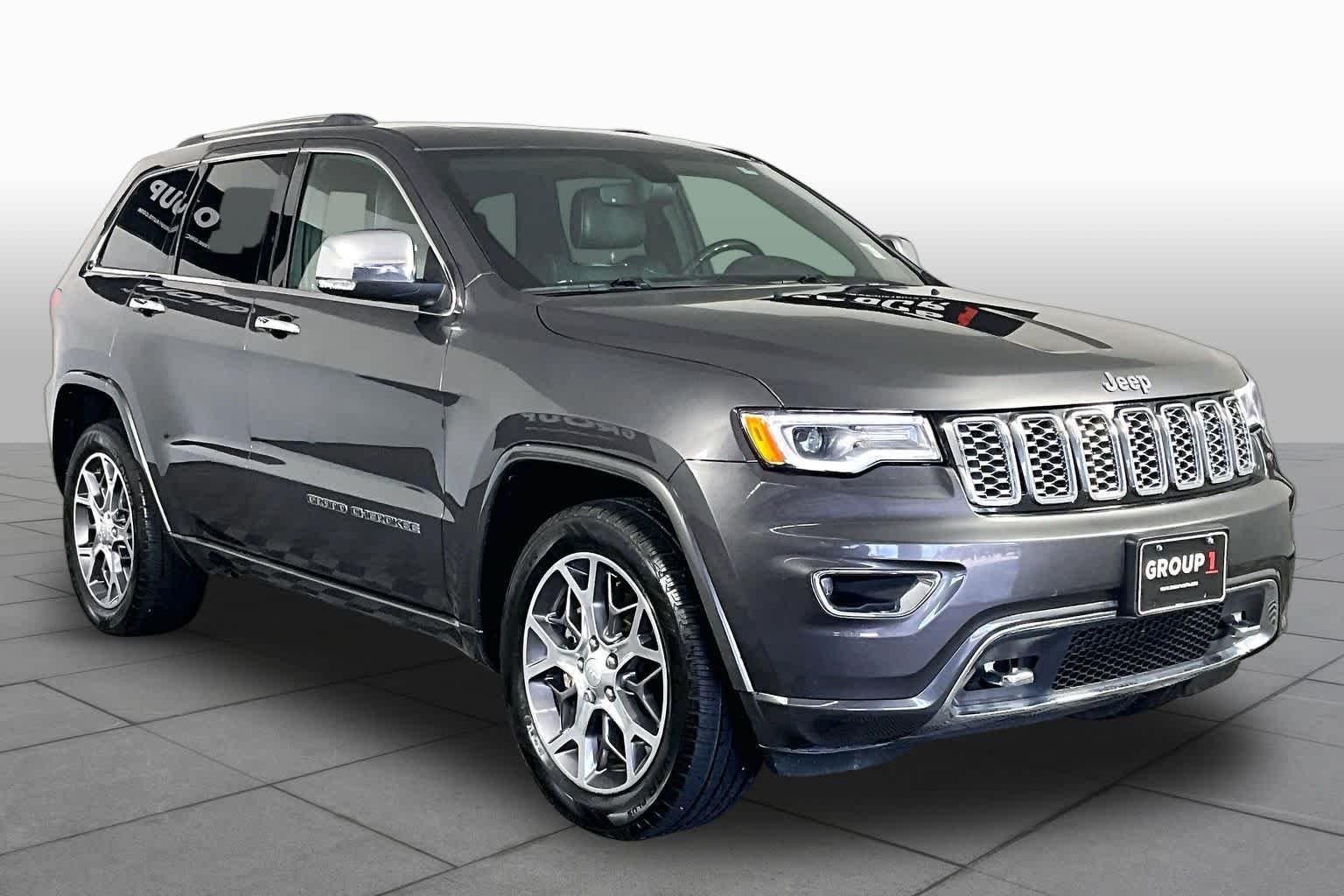 Used 2020 Granite Crystal Metallic Clearcoat Jeep Overland image 3