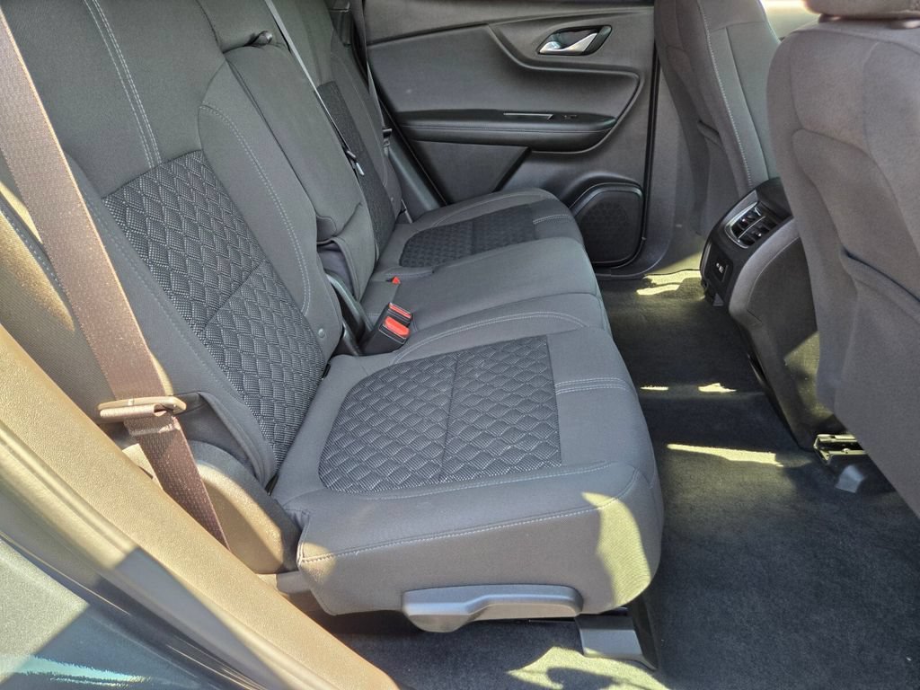 Used 2020 GRAPHITE METALLIC Chevrolet LT image 14
