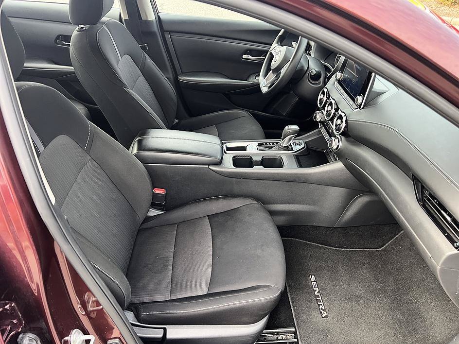 Used 2025 Rosewood Metallic Nissan SV image 17