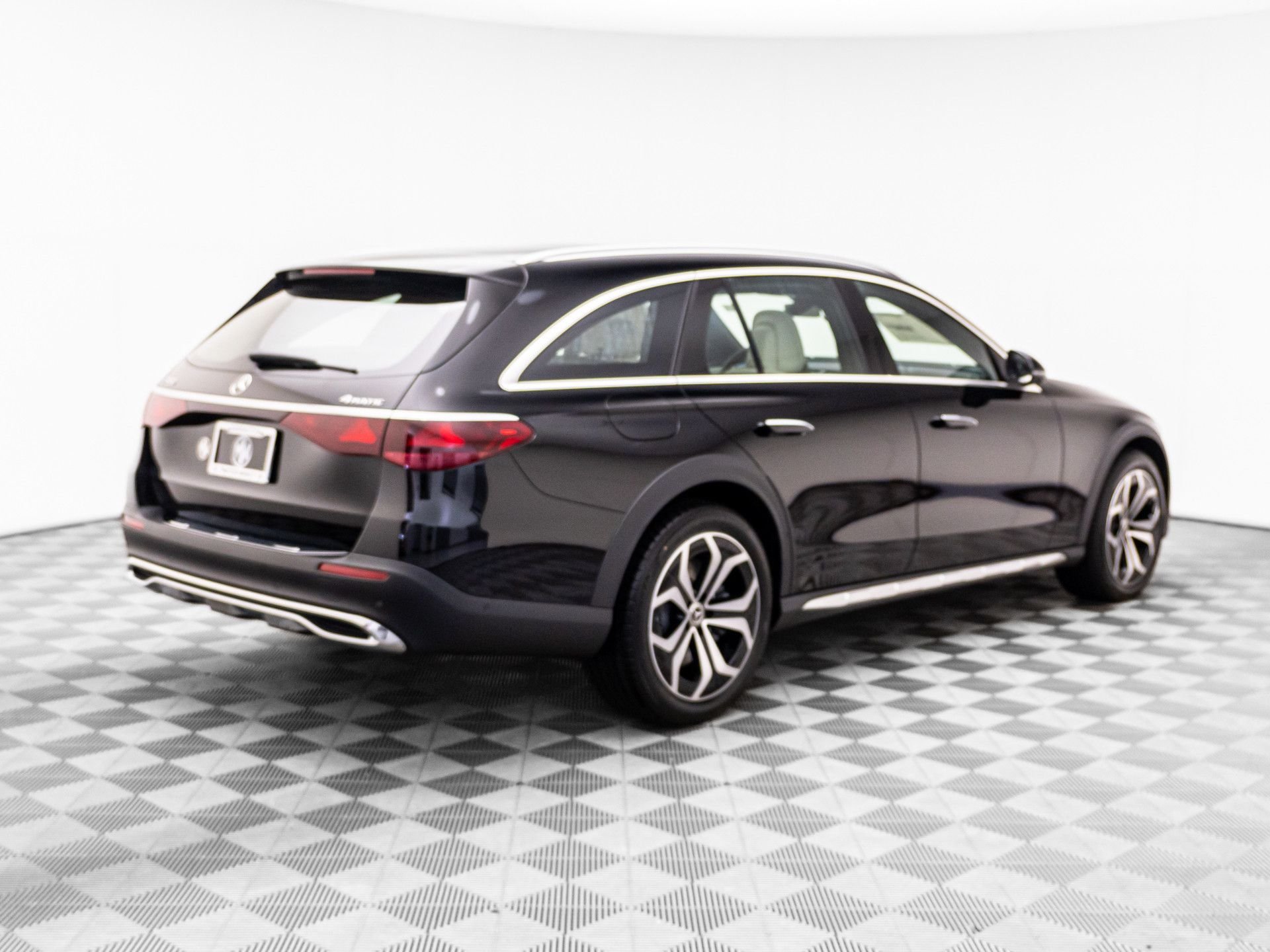 New 2027 Black Mercedes-Benz E 450 image 5