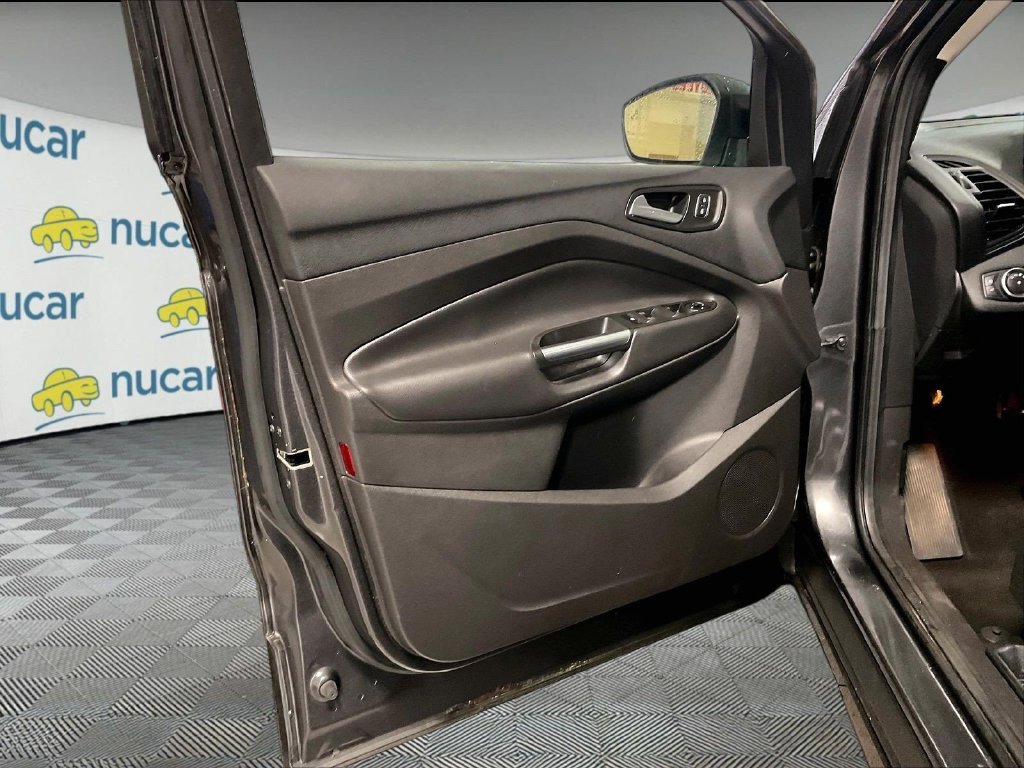 Used 2017 Gray Ford SE image 9