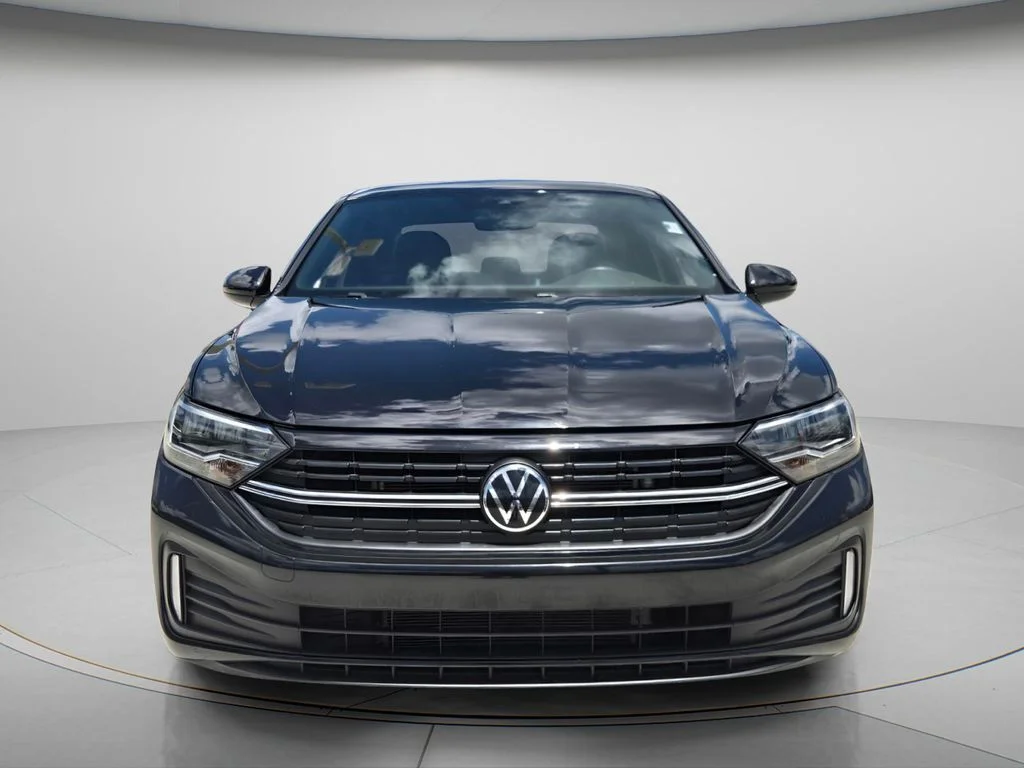 Used 2024 Black Volkswagen 1.5T Sport image 4