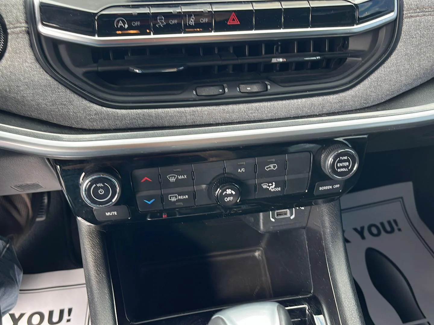 Used 2024 Hydro Blue Pearlcoat Jeep Latitude Lux image 15