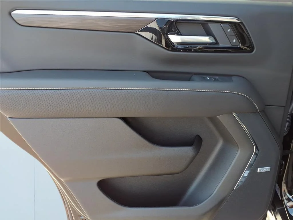 2026 Chevrolet Tahoe Premier - Photo 9