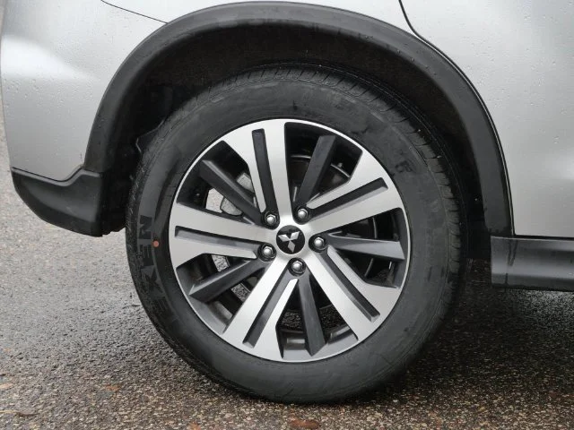 Certified Used 2025 Alloy Silver Metallic Mitsubishi 2.0 ES image 7