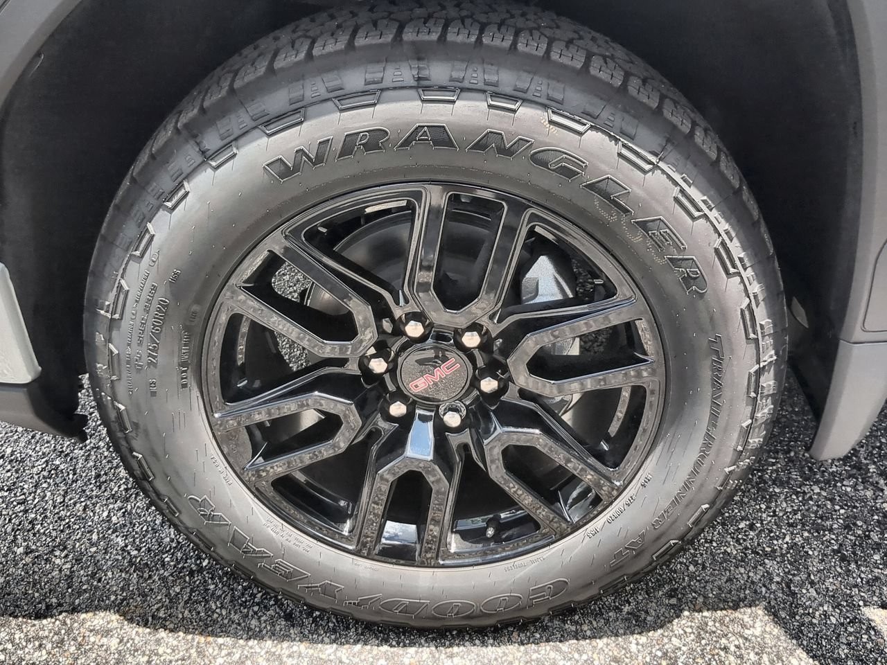 New 2026 Sterling Metallic GMC Elevation image 32