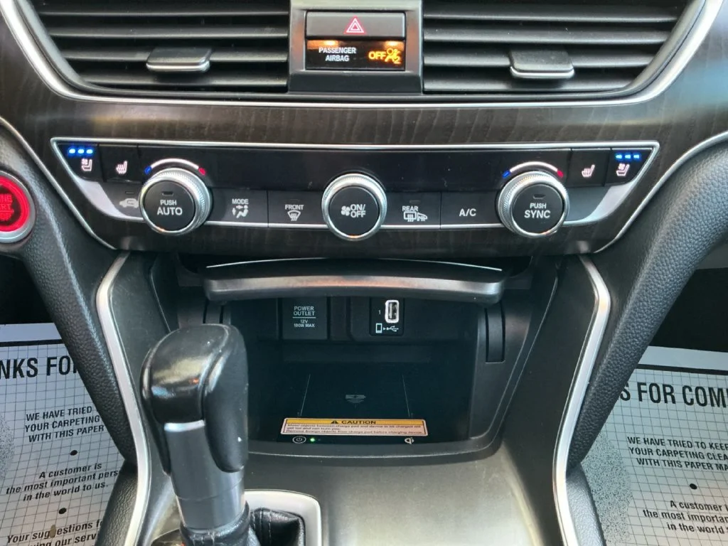 Used 2018 Black Honda Touring image 23