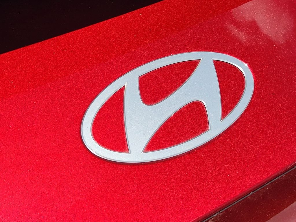 Used 2023 Ultimate Red Hyundai SEL image 11
