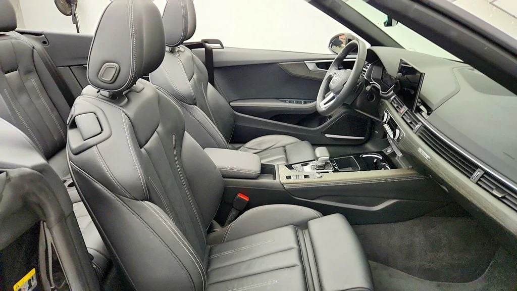 Used 2023 Mythos Black Metallic/Black Roof Audi S line Premium Plus 45 TFSI quattro w/ Nav. Pkg, B&O & Top View image 24
