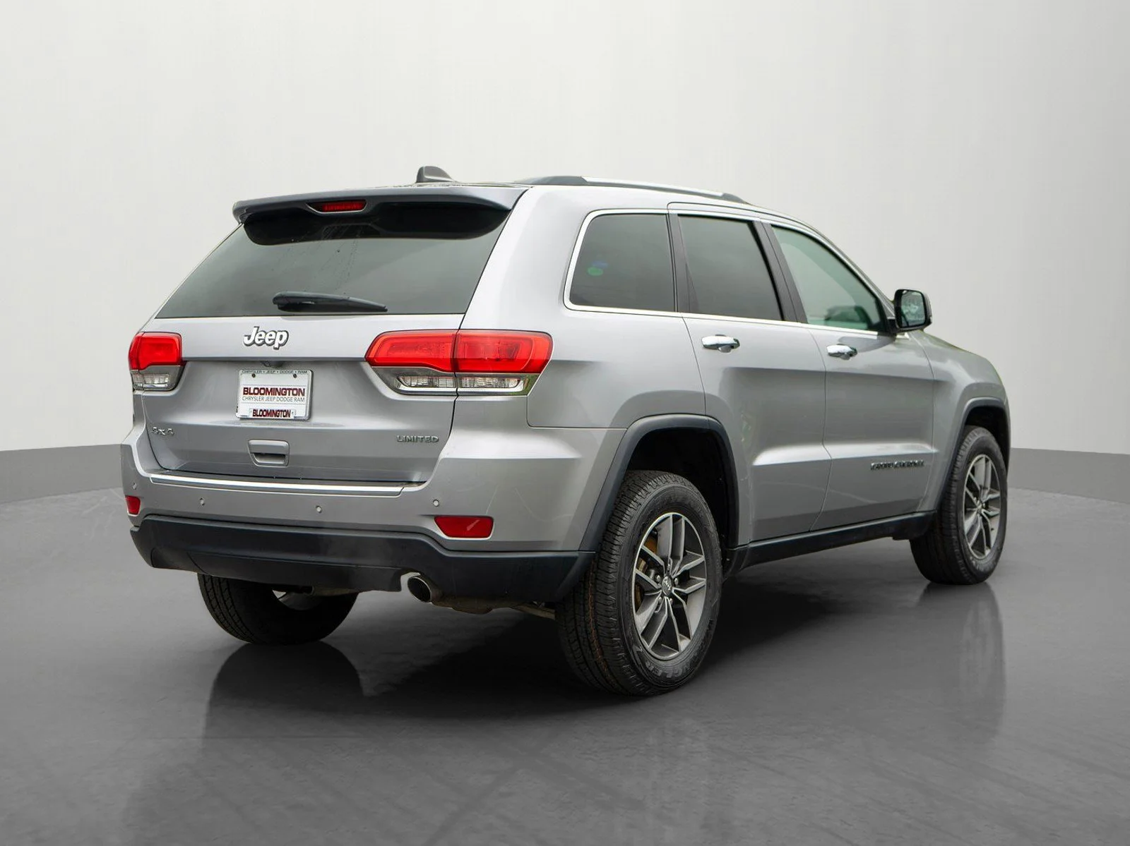 Used 2018 Billet Silver Metallic Clearcoat Jeep Limited image 7