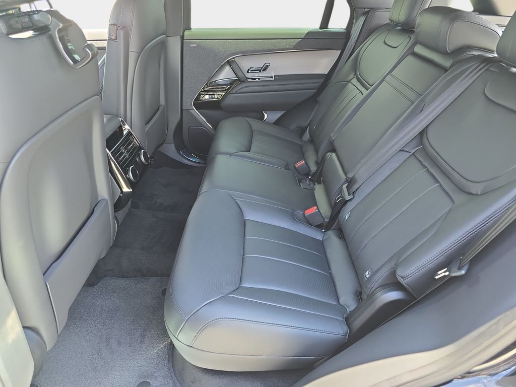 New 2026 Santorini Black Land Rover SE image 15