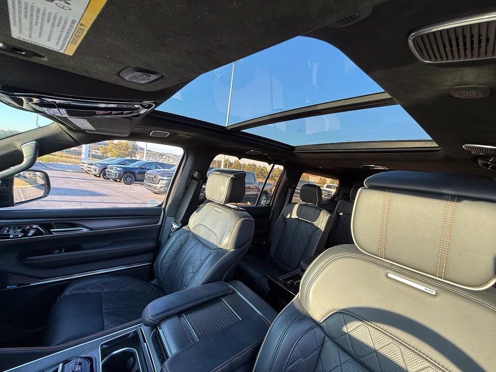 Used 2023 Black Jeep Series III image 19
