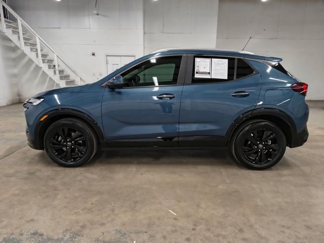 Used 2025 Blue Buick Sport Touring image 4