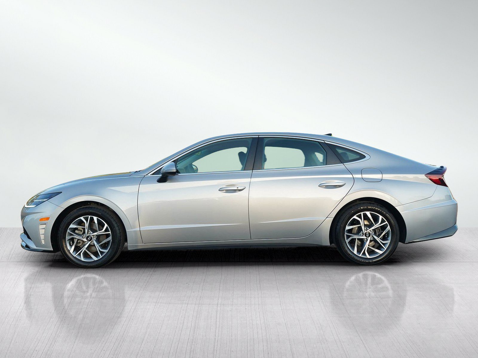 Used 2023 Hyundai Sonata SEL with VIN KMHL64JA0PA326195 for sale in Minneapolis, Minnesota