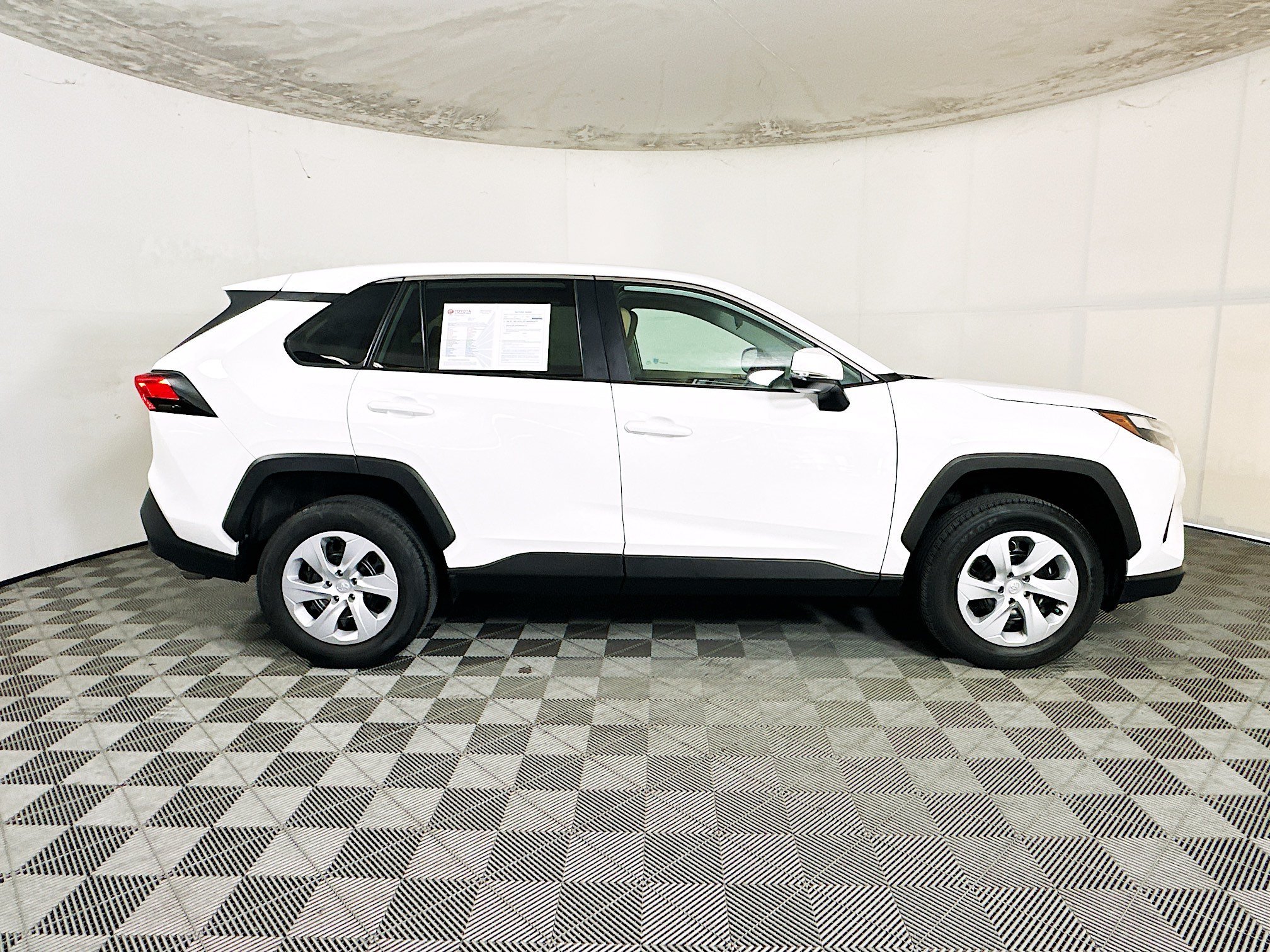 Used 2025 Ice Toyota LE image 2