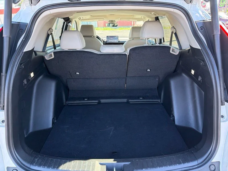 Used 2024 White Honda EX-L image 10