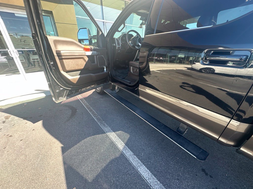 Used 2017  Ford King Ranch image 5