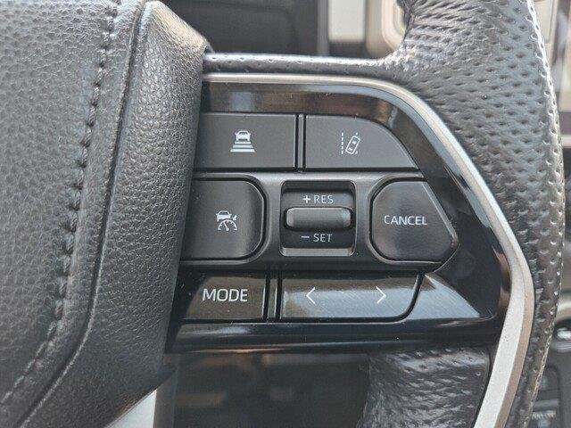 Used 2024 Wind Chill Pearl Toyota Limited HV image 14