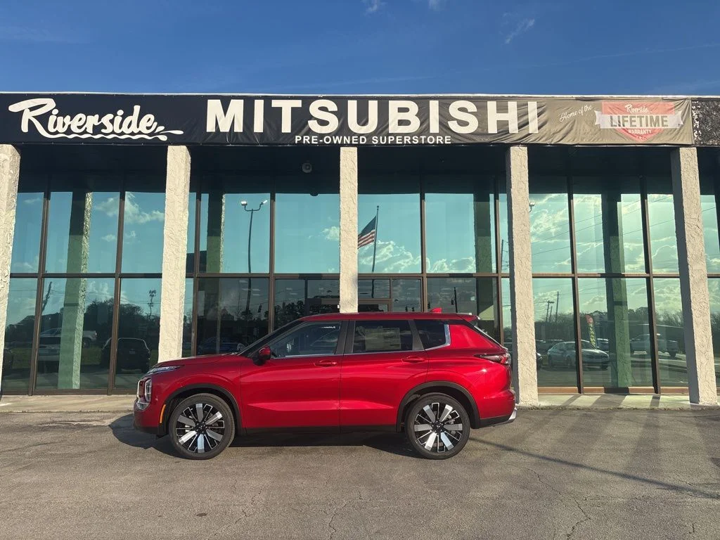2026 Mitsubishi Outlander SE FWD's photo