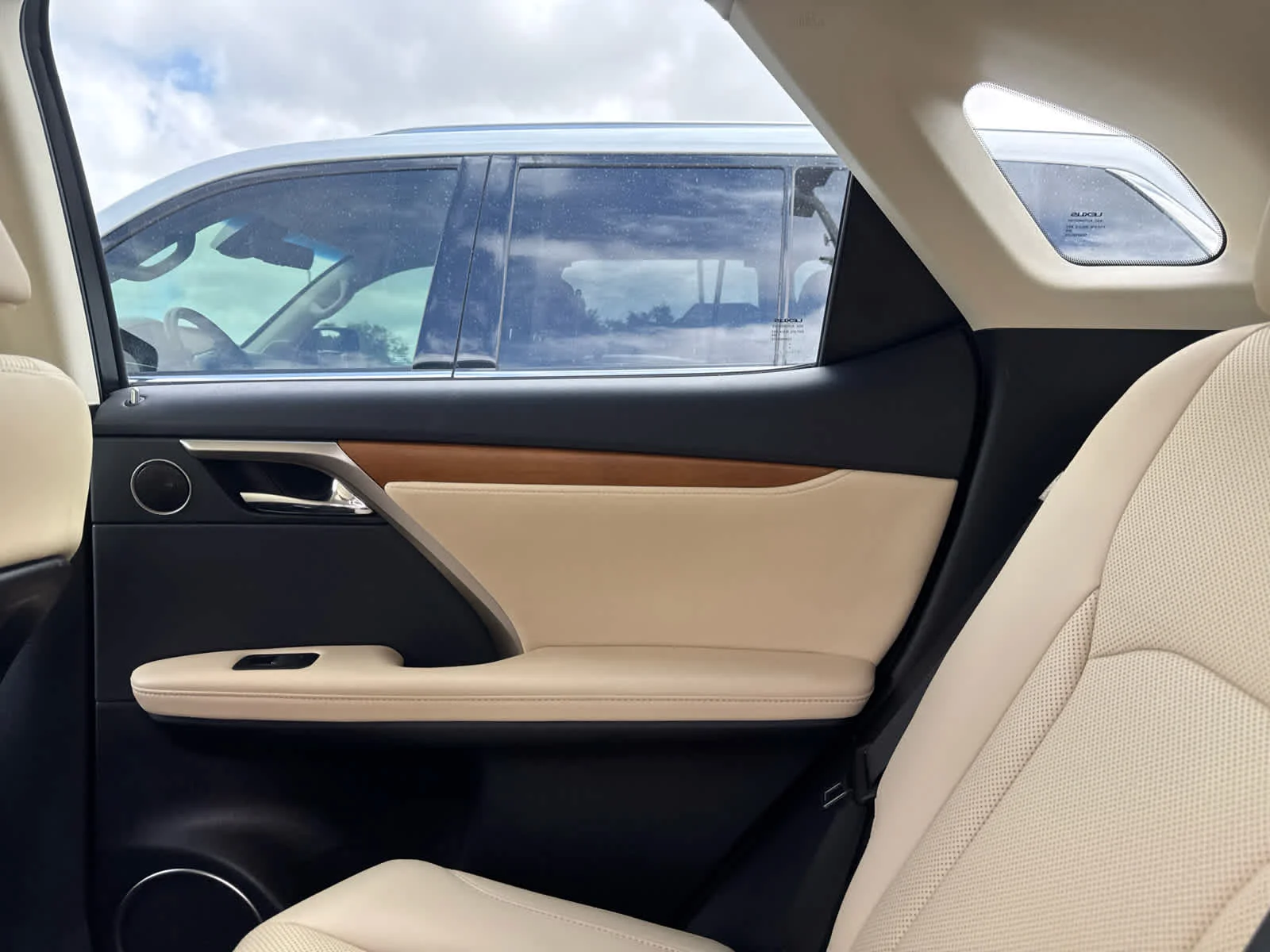 Certified Used 2022 ATOMIC SILVER Lexus  image 19