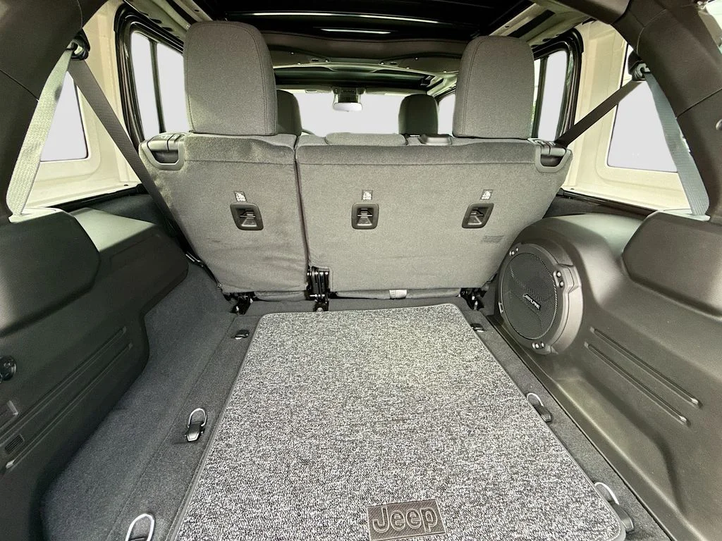 New 2026 Granite Crystal Metallic Clearcoat Jeep 85th Anniversary image 29