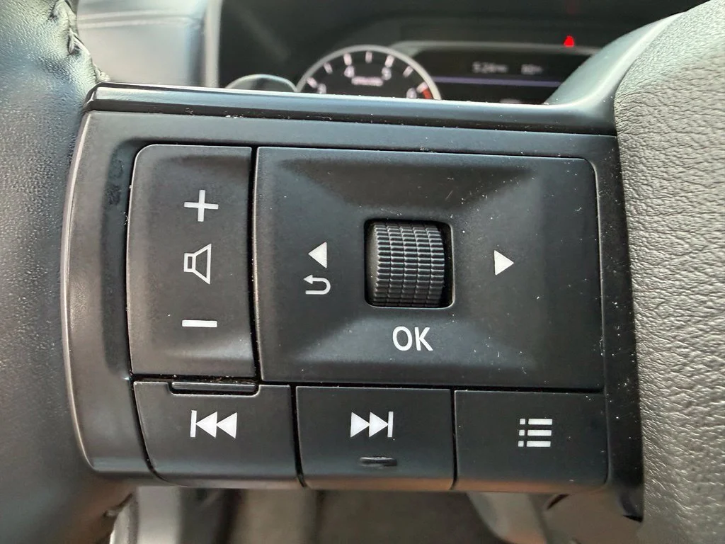 Used 2025 Gray Nissan SV image 18