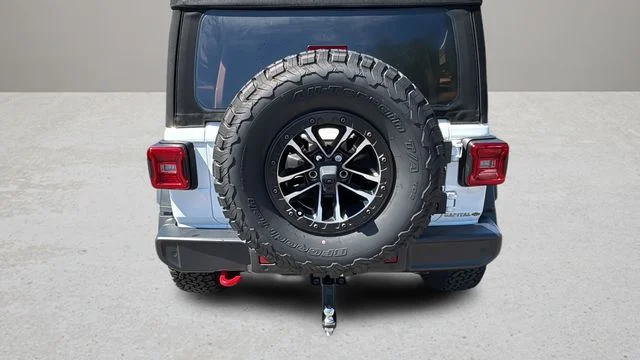 Used 2024 White Jeep Rubicon image 11