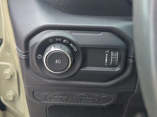 Used 2025 Green Jeep Rubicon image 19