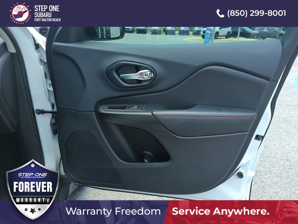 Used 2022 White Jeep Trailhawk image 33