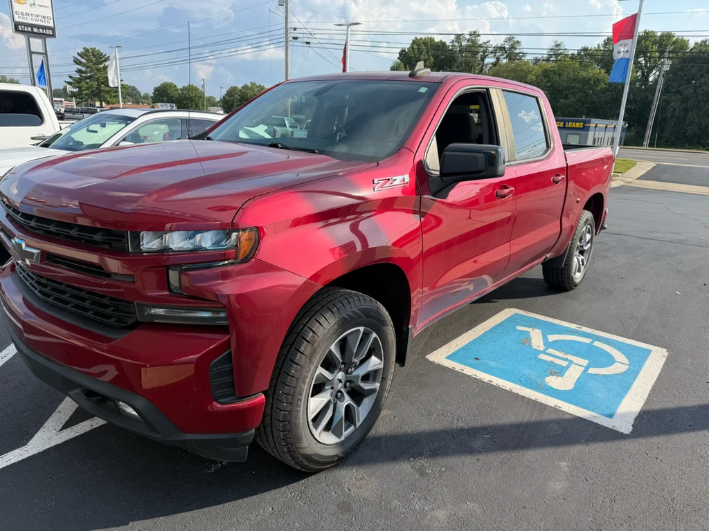 Used 2019 CAJUN RED TINTCOAT Chevrolet RST image 1