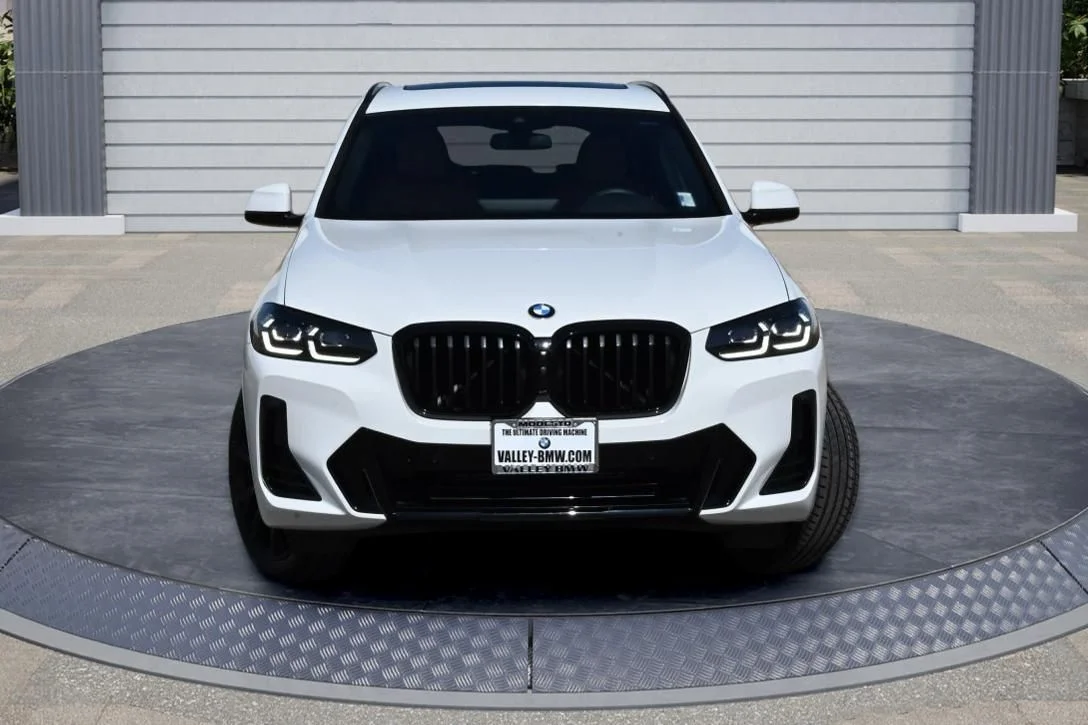 Certified Used 2024 Alpine White BMW xDrive30i image 2
