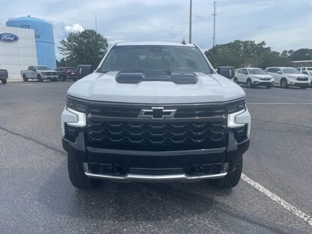 Used 2025 White Chevrolet ZR2 image 12