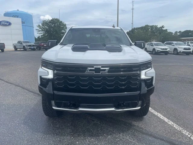 Used 2025 White Chevrolet ZR2 image 12