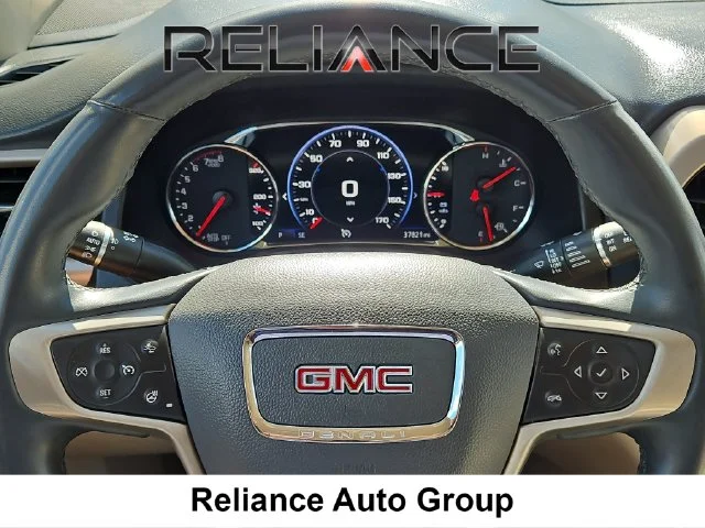Used 2023 White GMC Denali image 26