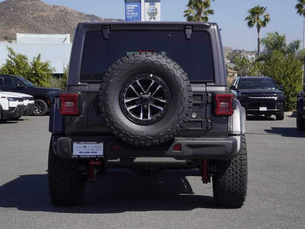 New 2026 Granite Crystal Metallic Clear-Coat Exterior Paint Jeep Rubicon X image 4
