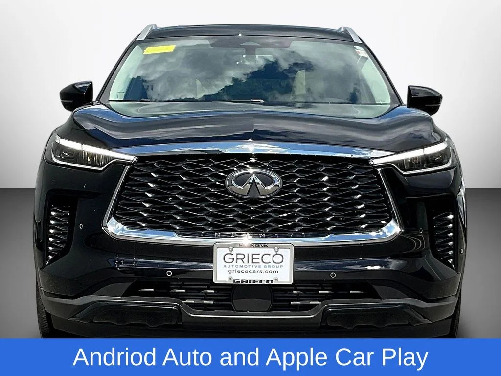 Used 2025 Black INFINITI LUXE image 2